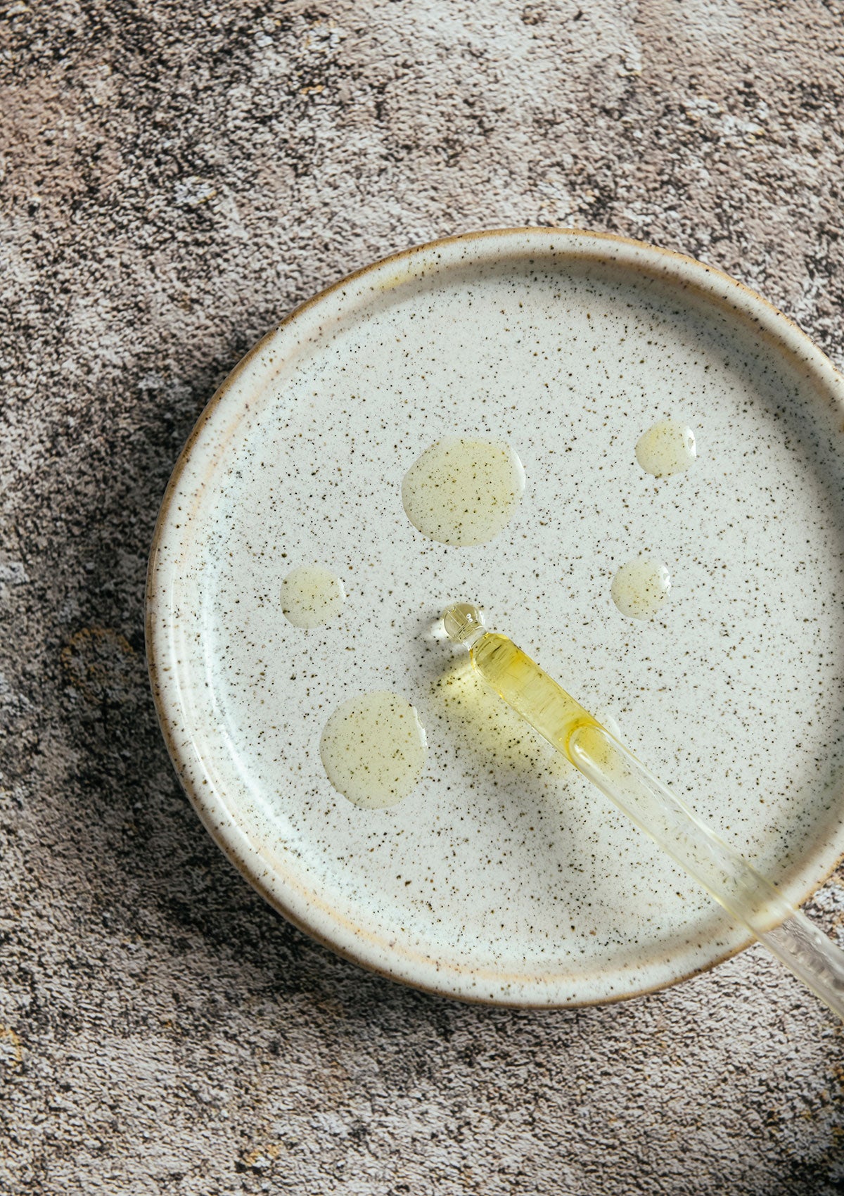 Niki Newd® Aurora – nourishing body oil for dry skin, ideal for daily care and post-shower hydration.