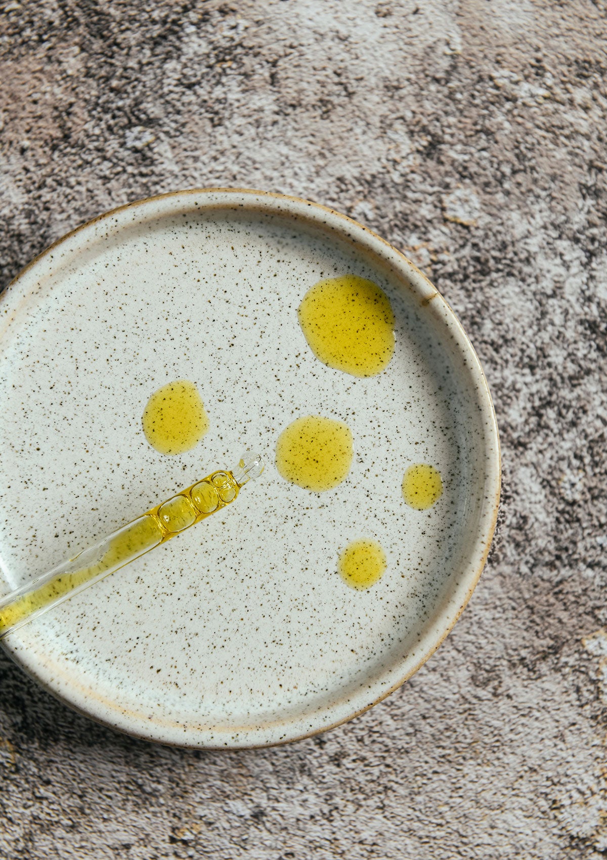 Customer testimonial: Niki Newd® Graceful Mama oil calmed the skin and supported it during pregnancy.