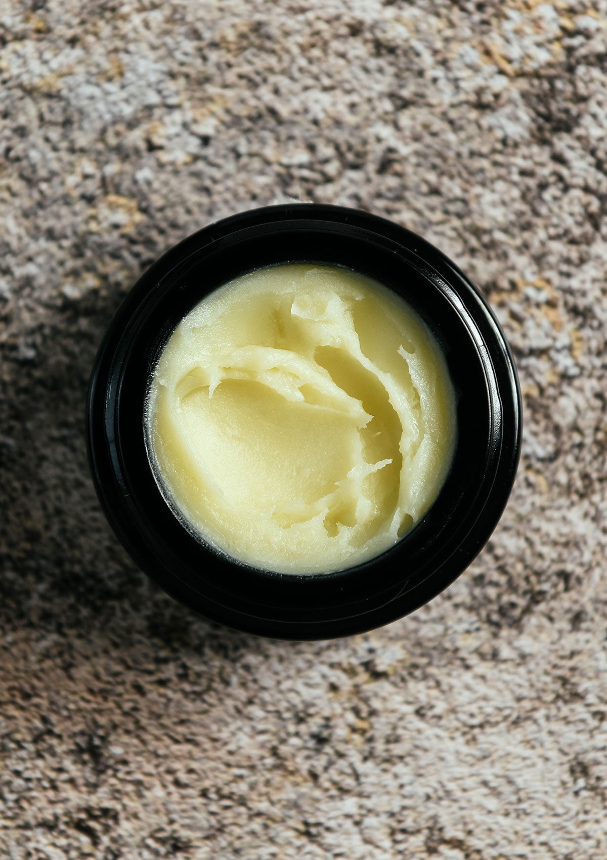 Niki Newd® Skin Glow – gentle skincare duo that calms redness and provides daily natural hydration.