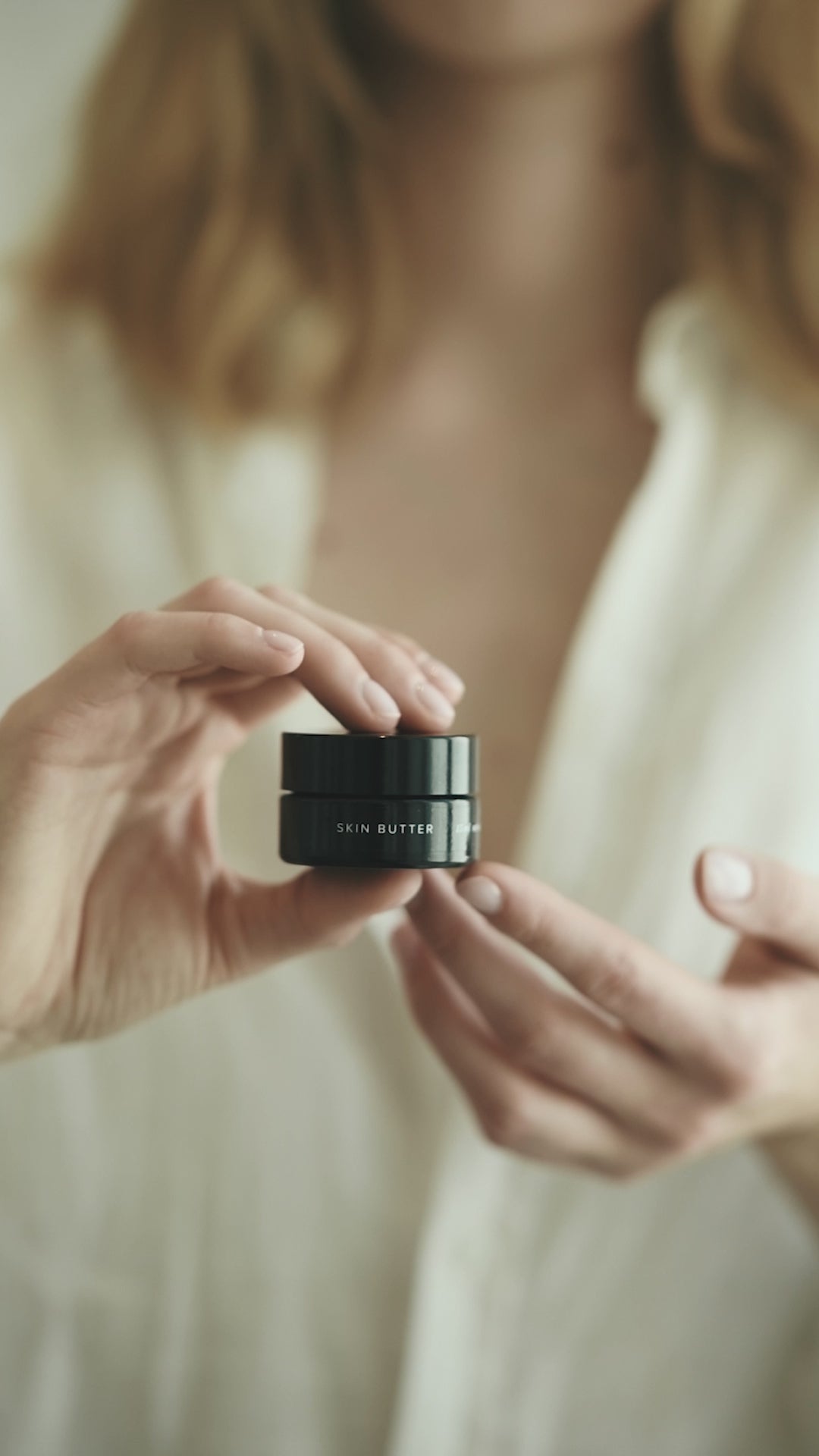 Use Niki Newd® Skin Butter as a day and night eye cream – gentle antioxidant care for delicate under-eye skin.